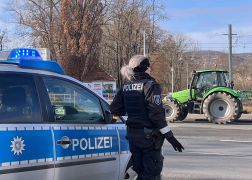 Ueber Zehn Kilometer Protestlawine Waelzte Sich Durch Jena 32